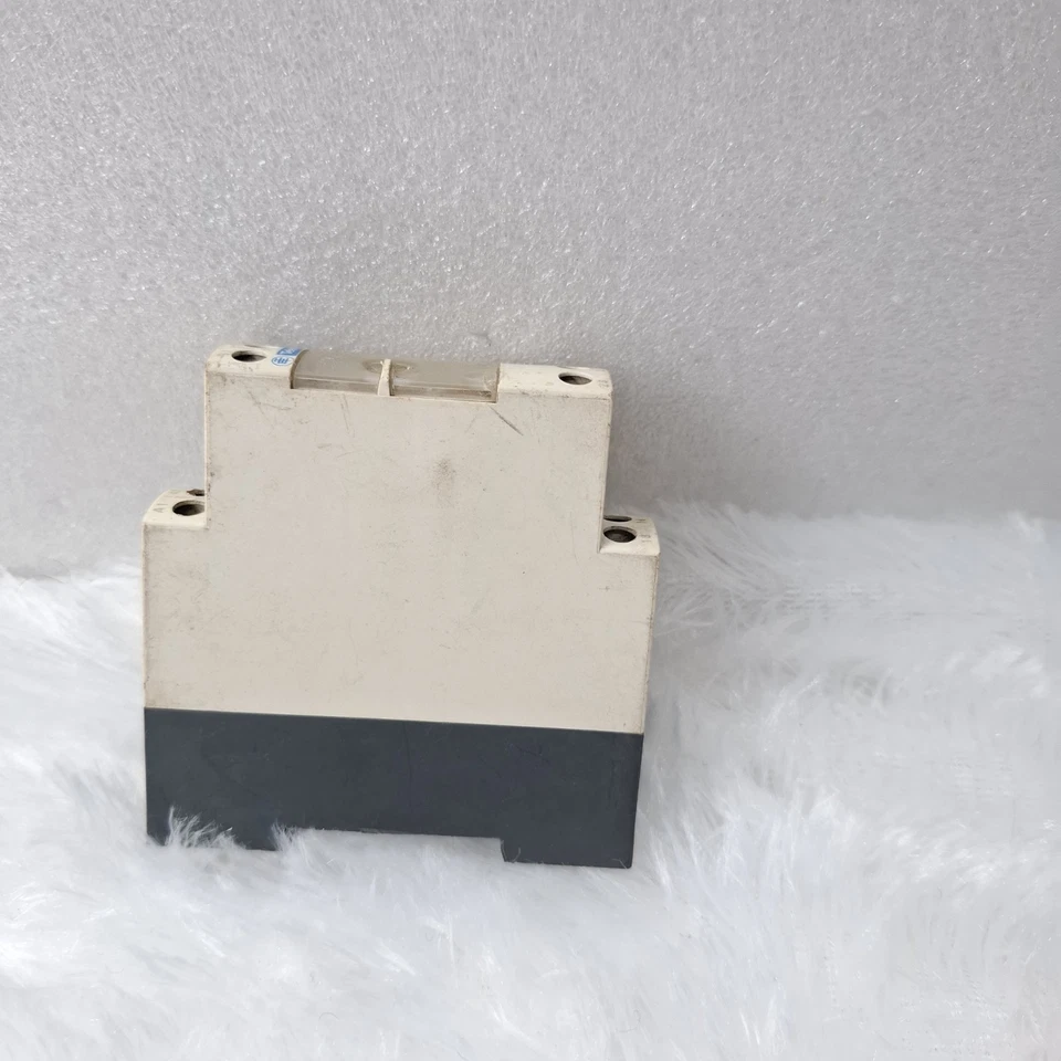 Schneider Electric Telemecanique RM4JA31M Current Control Relay 220-240V Ac